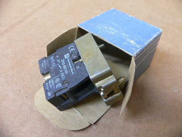 ZBE101 Schneider Electric Push Button Swith Contact Block for Head 1NO ZBE